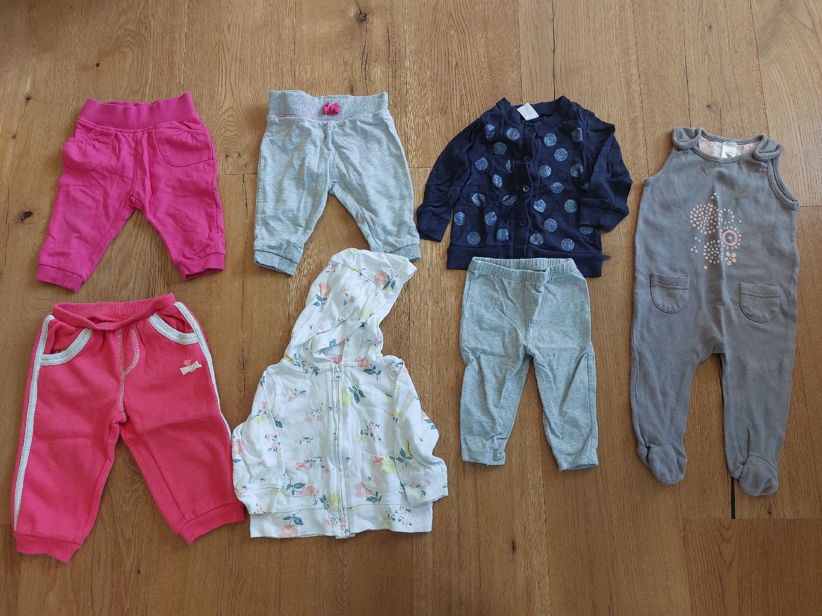 Lotti & Set di vestiti: 69-Teiliges Kinderkleider Paket, Grösse 68 – Usato da Hellbühl venduto da the-brain 2