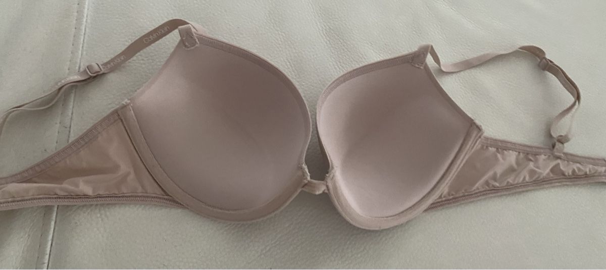 Calvin Klein Altra biancheria intima: Calvin Klein Bh🌸 – Usato da Opfikon venduto da Luis144 6