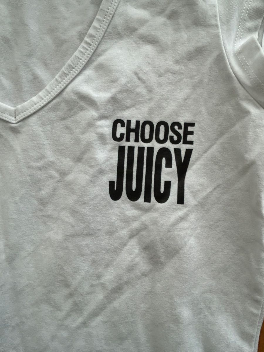 Juicy Couture Top: Juicy Couture Top – Nuovo (secondo la descrizione) da Horgen venduto da mar_9yv7 1