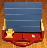 16 / Magnetische Maltafel mit Buchstaben