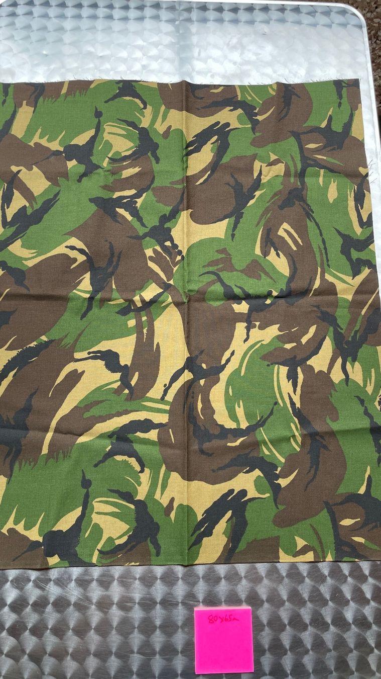 Tessuti: Tarnstoff Camo 80x65cm – Nuovo (secondo la descrizione) da Glattfelden venduto da cybermaxx