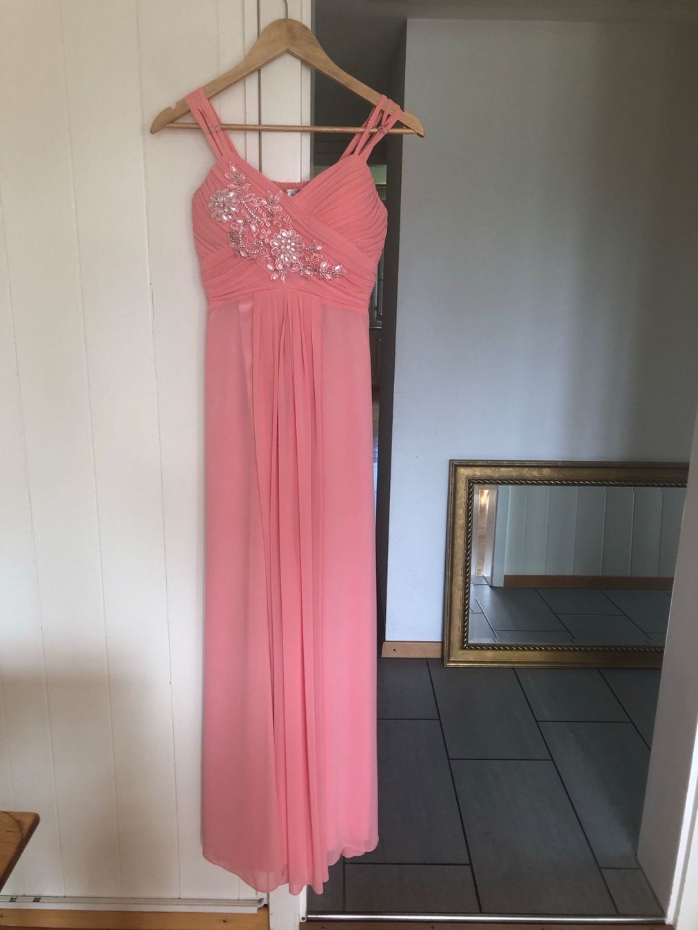 Agnona Vestiti: Wunderschönes Ballkleid - lachsfarbig – Usato da Krattigen venduto da Jochebed