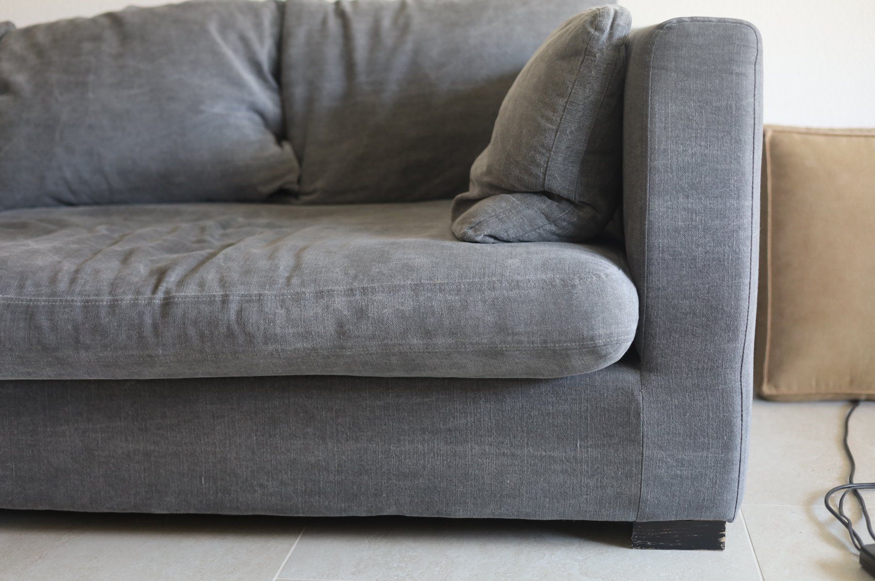 Sofas: grand canapé en tissus – Gebraucht aus Biel/Bienne von bricetofly 2