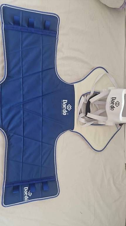 Completi: Matériels de taekwondo – Usato da Thônex venduto da ate_8pr9 1