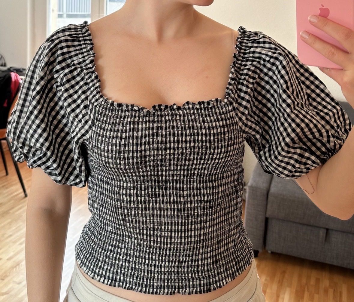 H&M Top: H&M Top Checkered Puff Sleeve Size S good condition – Usato da Luins venduto da vvs_7kqr