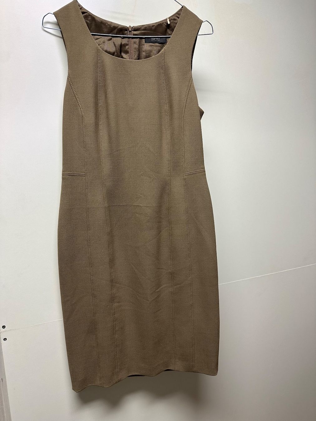 Esprit Kleider: ESPRIT Kleid taupe mit passendem Blazer Gr. 36 – Gebraucht aus Rothenburg von wer_g9fd 1