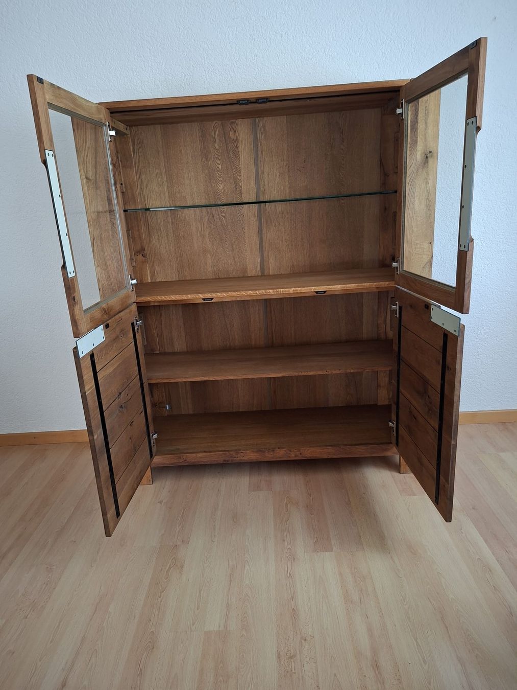 Vitrinen: Vitrine aus Holz – Gebraucht aus Lützelflüh-Goldb von Darkhauser 1