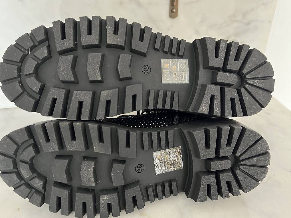 Scarpe da donna: Tolle Schuhe neu gr.38 – Usato da Glarus venduto da luli296 2