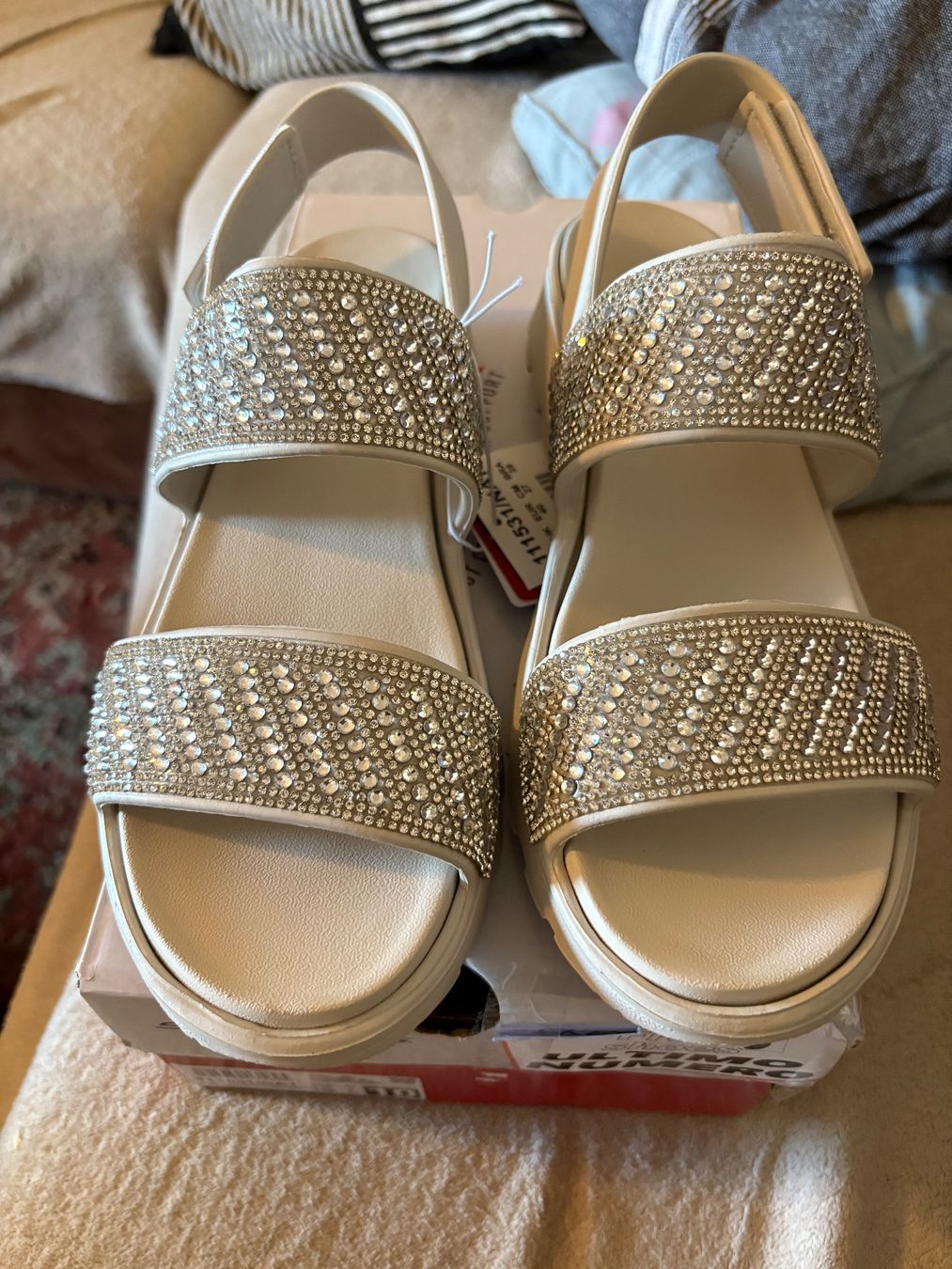 Skechers Scarpe da donna: Sandali nuovi numero 40 – Nuovo e nell'imballaggio originale da Davesco soragno venduto da Gaby230