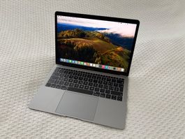 MacBook Air (Retina, 13", 2019), 8GB RAM, 128GB SSD