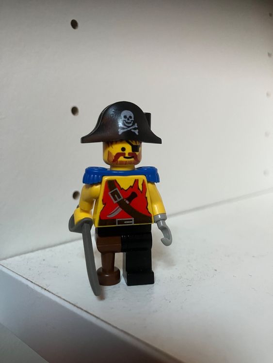 Lego Baukästen: Lego figure pirates Islander Captain Figur – Gebraucht aus Fully von fre_58gk