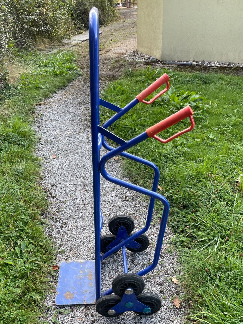 Brouettes: Robuste Treppensteiger-Sackkarre mit 6 Rädern – D'occasion à Frümsen par Pescatore3