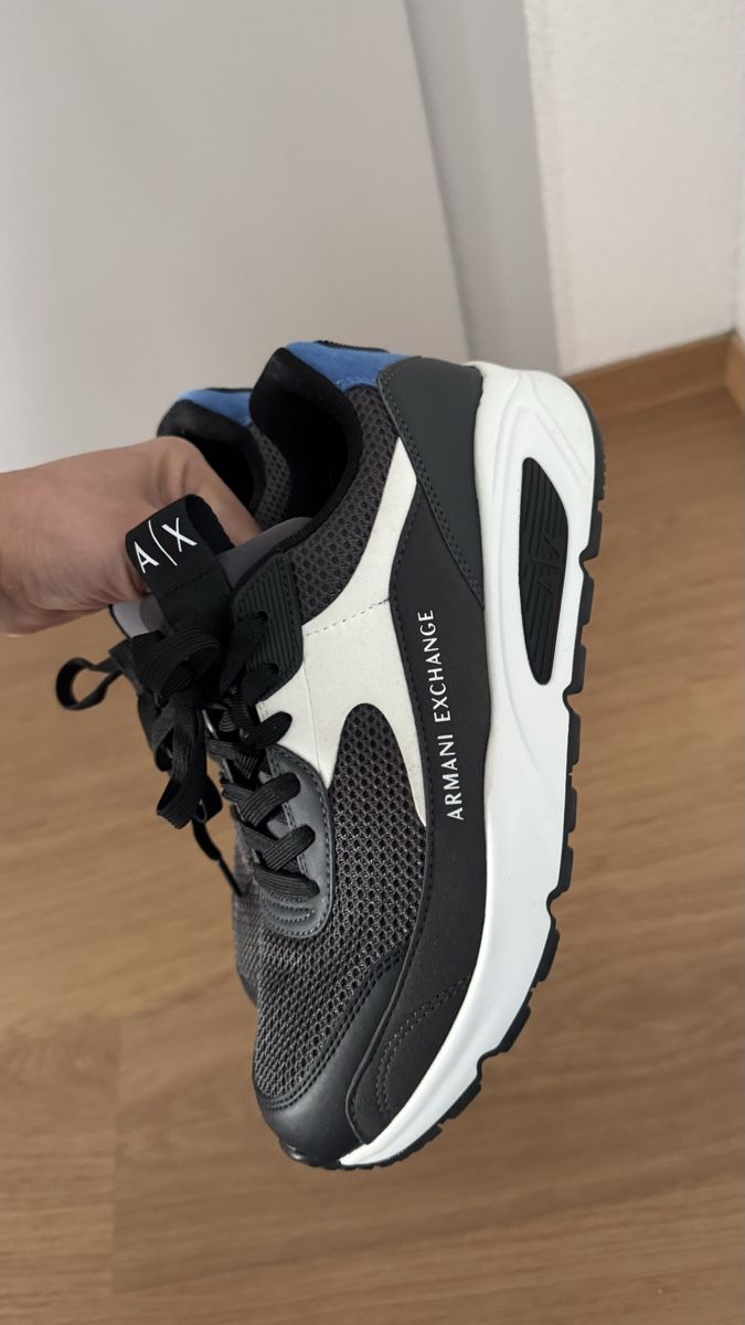 Armani Scarpe da uomo: Armani Exchange Men's Sneakers - Black/White, Size 40 – Usato da Fraubrunnen venduto da mei_yx9t 1