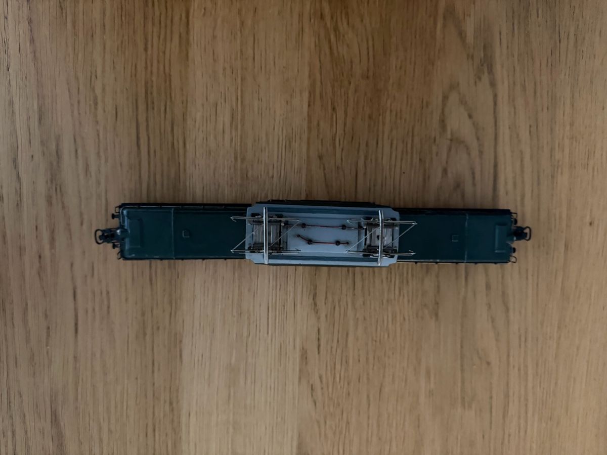Märklin Modellini di ferrovie: Märklin SBB Krokodil E-Lok 3015 ohne Verpackung – Usato da Schaffhausen venduto da KellerJuerg 2