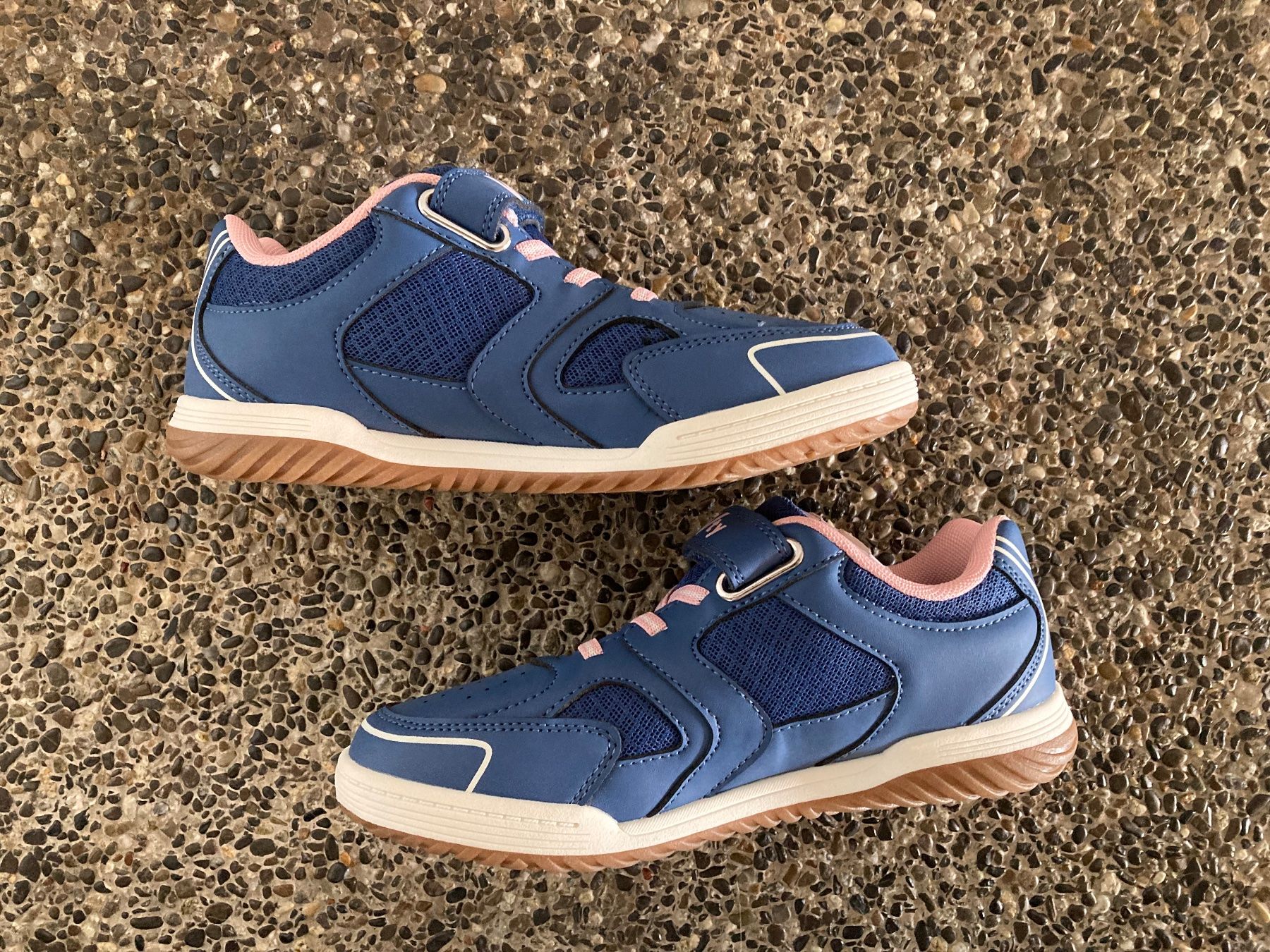 Schuhe für Mädchen: Neue Hallenschuhe,  Gr. 36 – Neu und originalverpackt aus Aetingen von Nadinsky 2