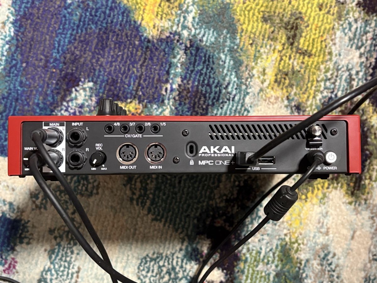 Akai Musikinstrumente: Akai MPC One Plus + Behringer Monitoren – Gebraucht aus Gipf-Oberfrick von sid_h5fn 3