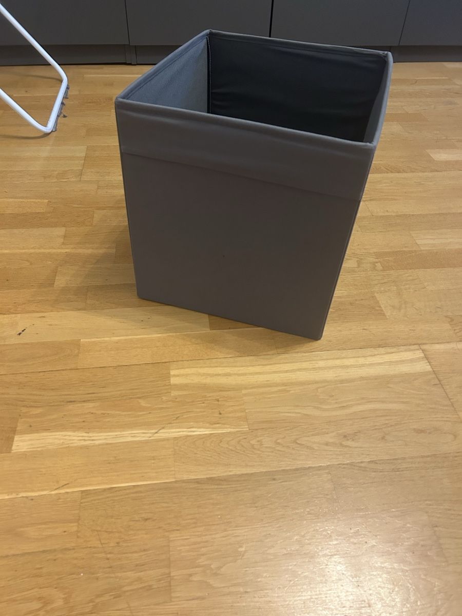 Caisses de transport: 4 graue Dröna Boxen  – D'occasion à Allschwil par selake990673 2