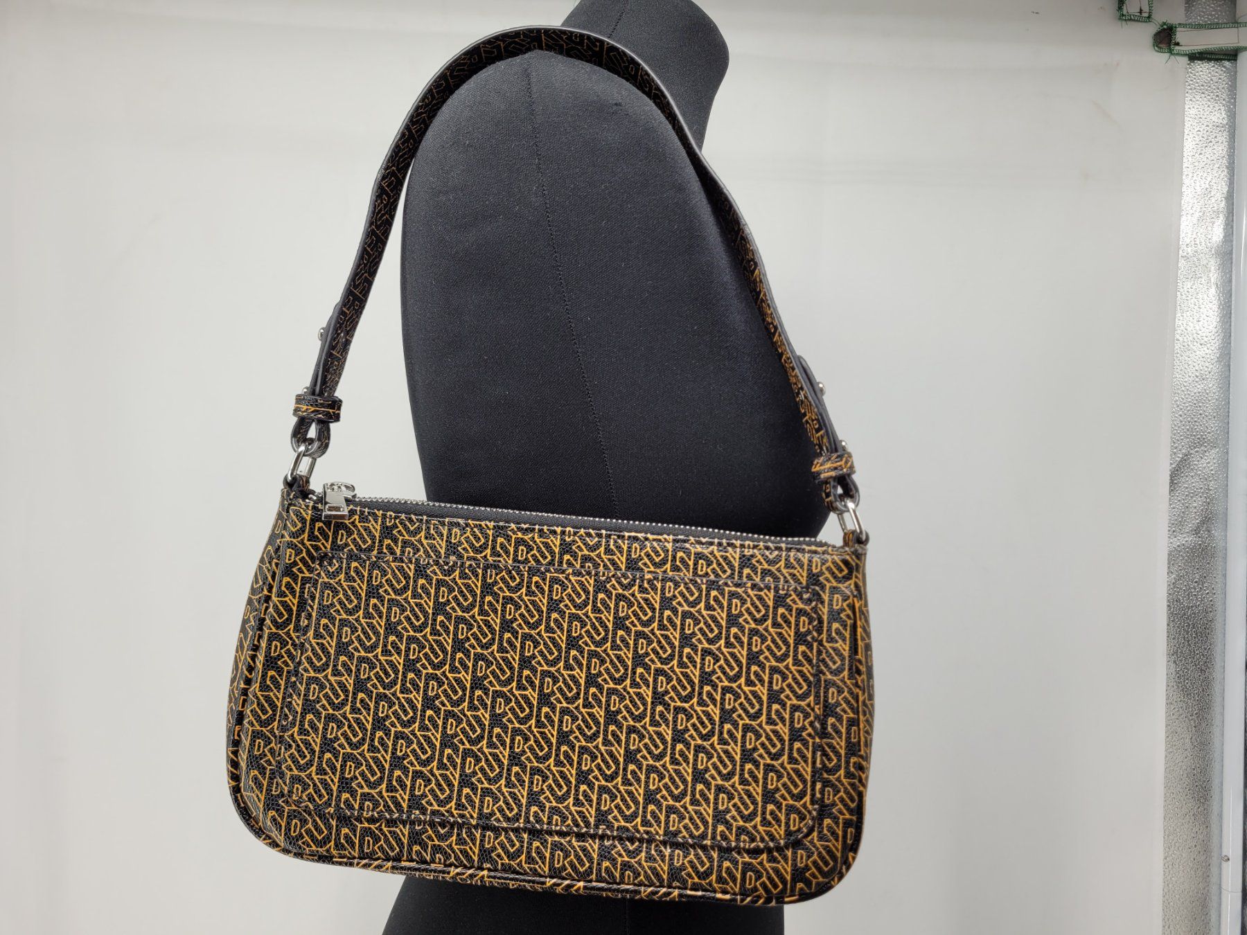 Becksöndergaard Borse da donna: BECK SONDERGAARD Sac baguette – Usato da Lausanne venduto da PlusValue_Lausanne