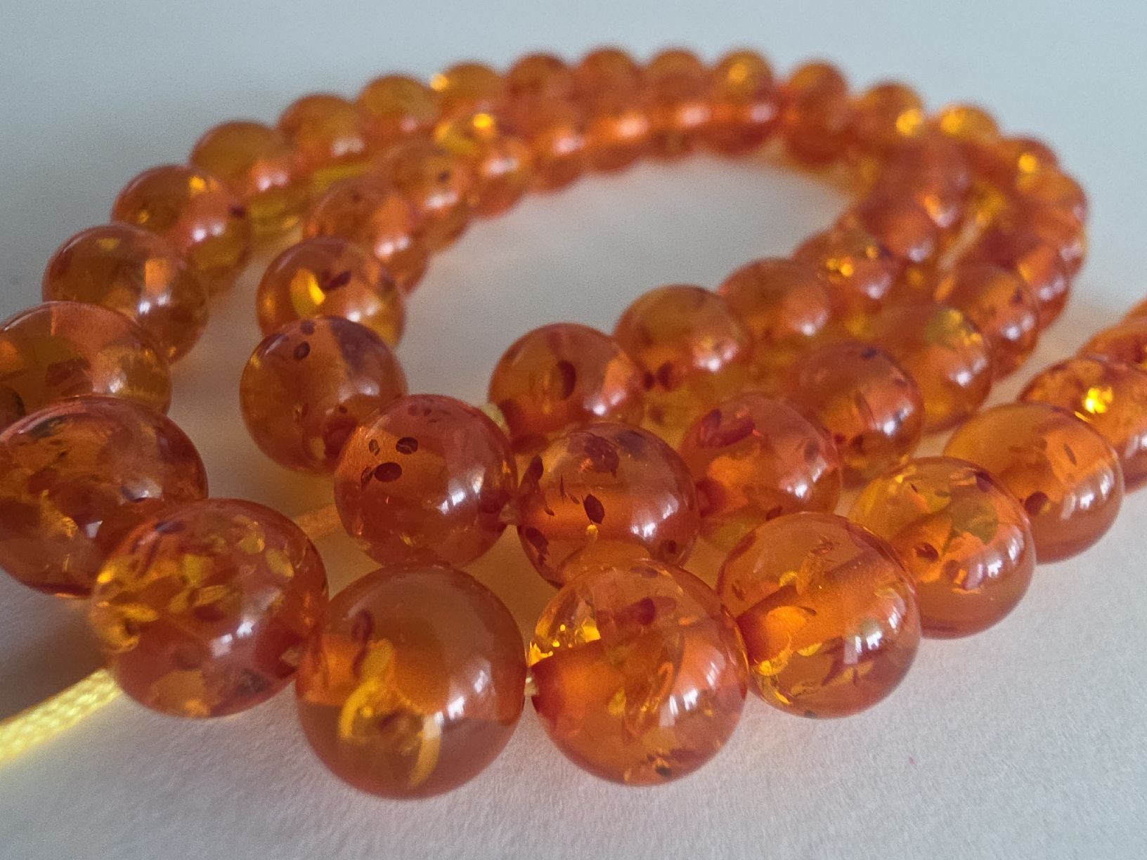 Minerali & Pietre curative: Bernstein gelb/orange 8mm. Strang – Nuovo e nell'imballaggio originale da Menziken venduto da Mirager 2