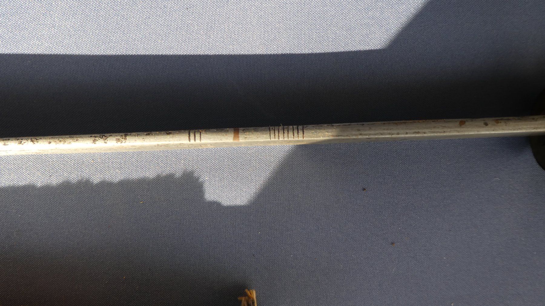 Autres collections & raretés: Traditionelles Schwert mit Scheide gebraucht. – D'occasion à Diessenhofen par Hundeseele 7