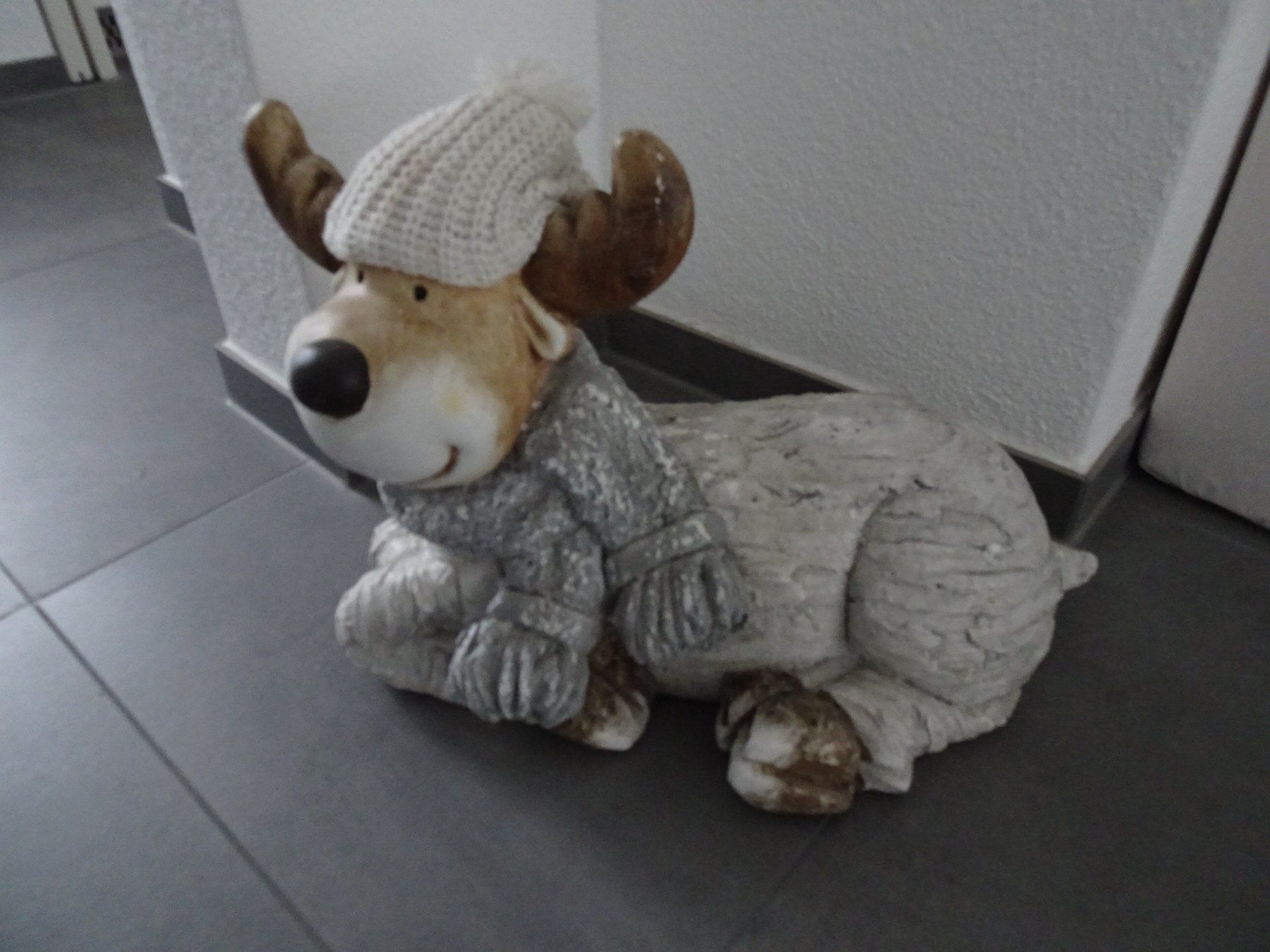 Tutte le decorazioni: Süsser Winter Elch Deko Figur – Usato da Bassersdorf venduto da Brilliance 1