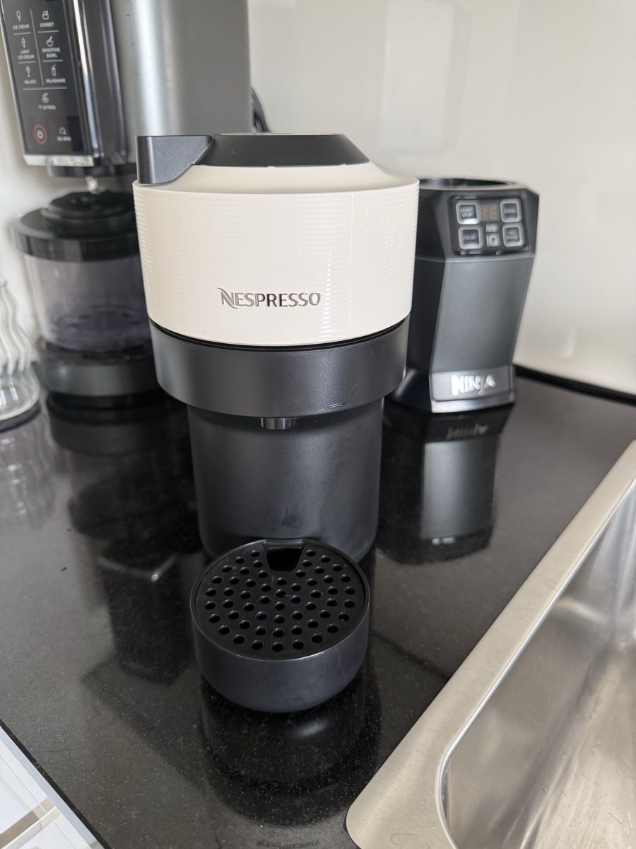 Nespresso Machines à café & Machines à expresso: Nespresso Vertuo Kaffeemaschine – D'occasion à Münchwilen TG par sara0143