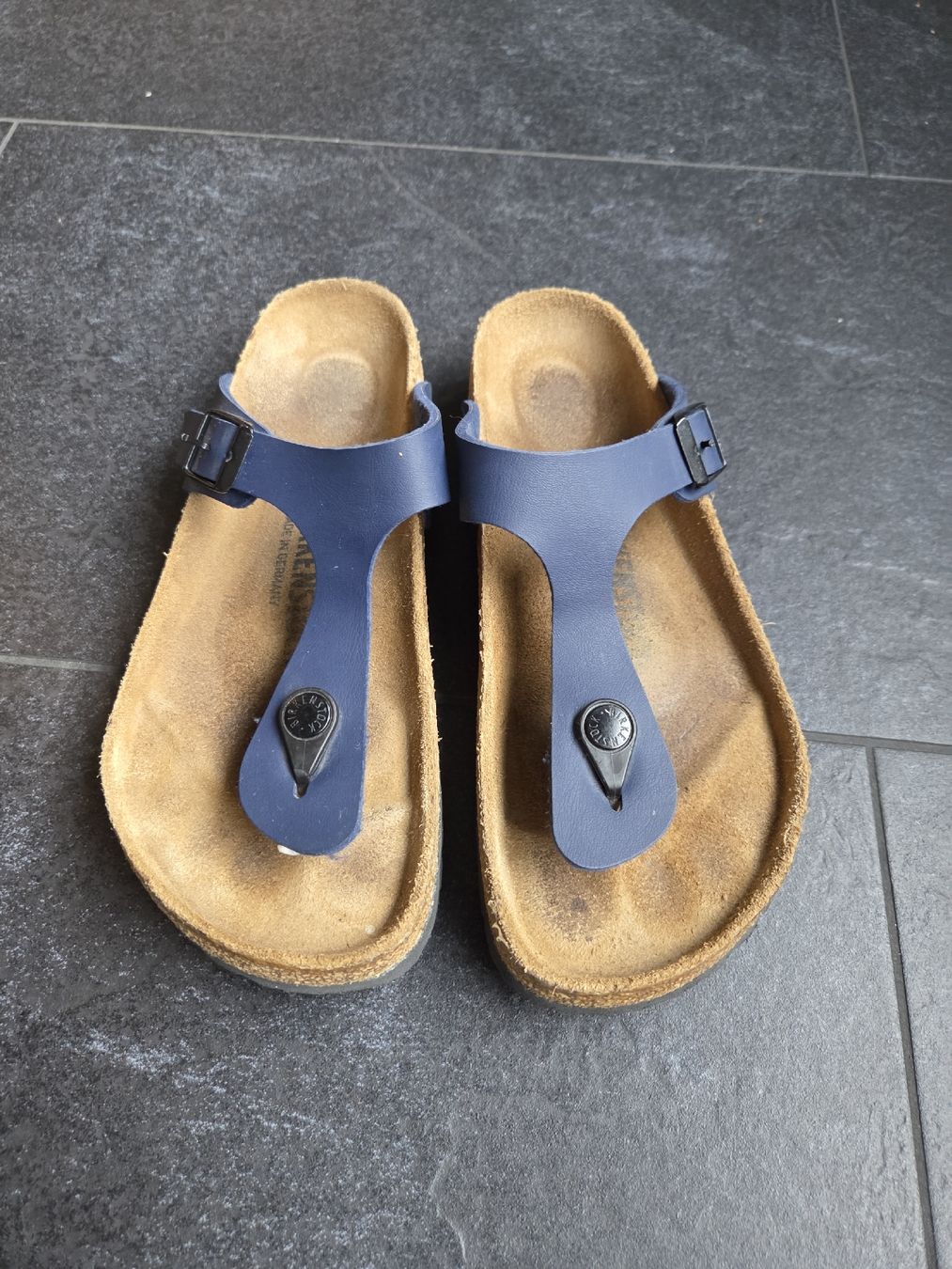 Birkenstock Chaussures femmes: Birkenstock Zehentrenner Gizeh, Gr. 37 – D'occasion à Dübendorf par Skygirl8