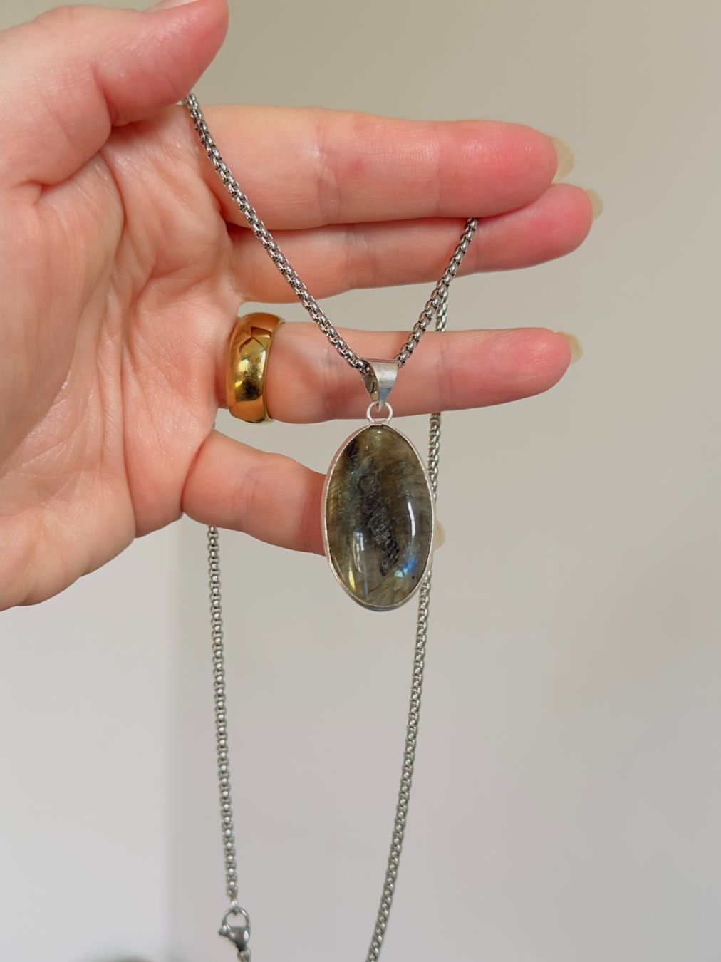 Catenine: Fashionable labradorite necklace – Nuovo e nell'imballaggio originale da Genève venduto da AGBERG 1