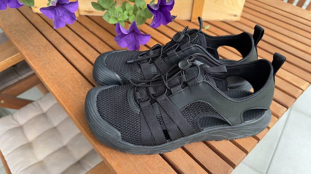 Scarpe da donna: Teva Hydratek Sandalen wie neu  – Usato da Grabs venduto da Milmo-MW