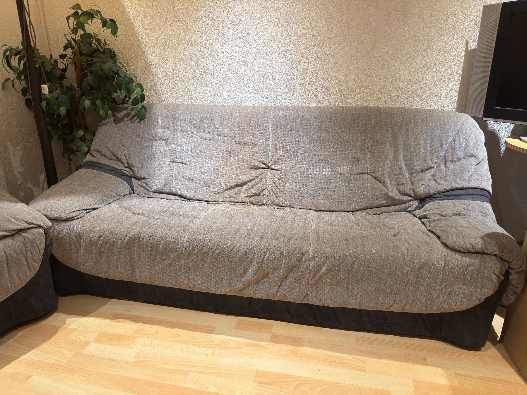 Divani: Polstergruppe mit 3-Sitzer-Sofa, Sessel und Hocker – Usato da Müllheim Dorf venduto da Alex_07