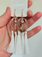 Boucles d'oreilles Lovisa pompons blancs neuves