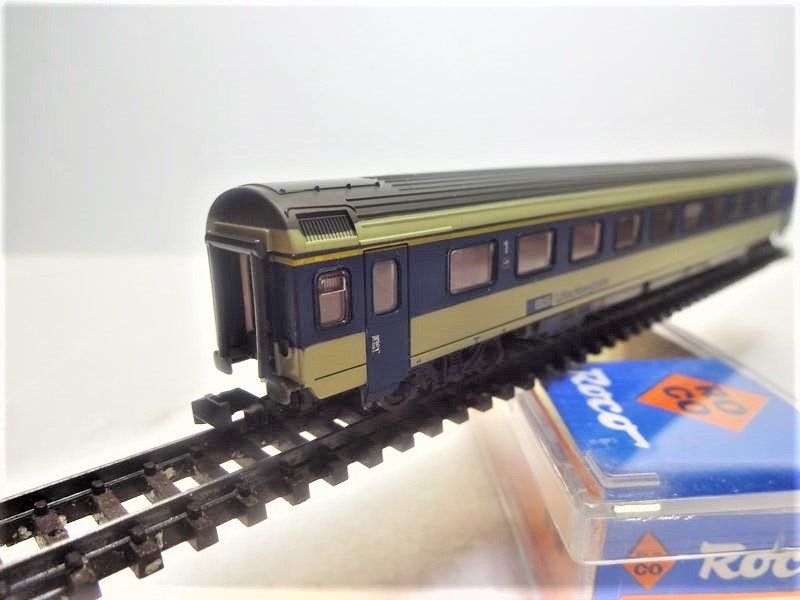 Voiture 1ère classe LE CAPITOLE, SNCF - R44612 - Roco - Voitures