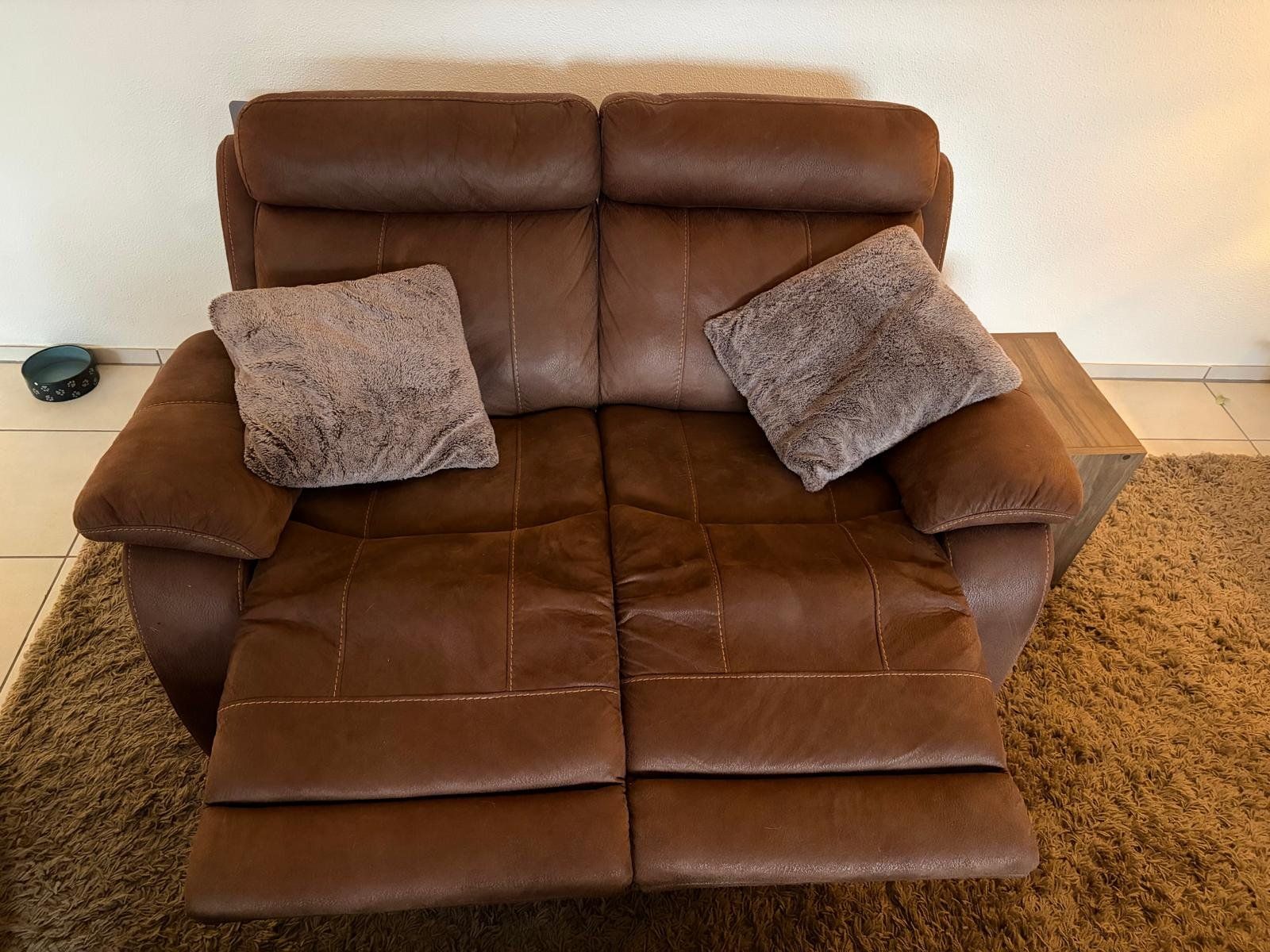 Divani: 2 seater recliner sofa / 2 sitzer sofa – Usato da Bonstetten venduto da jod_txn9 1
