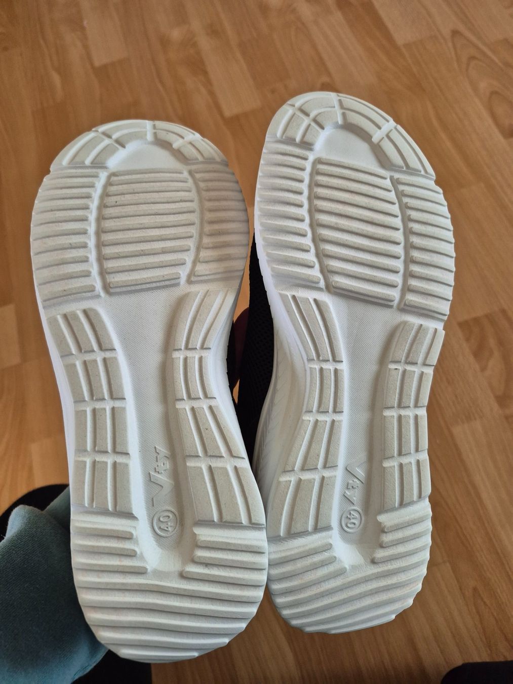 Scarpe da donna: Sneakers Gr.40 – Usato da Samstagern venduto da 79mace21 3