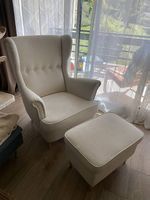 Poltrona Strandmon + pouf