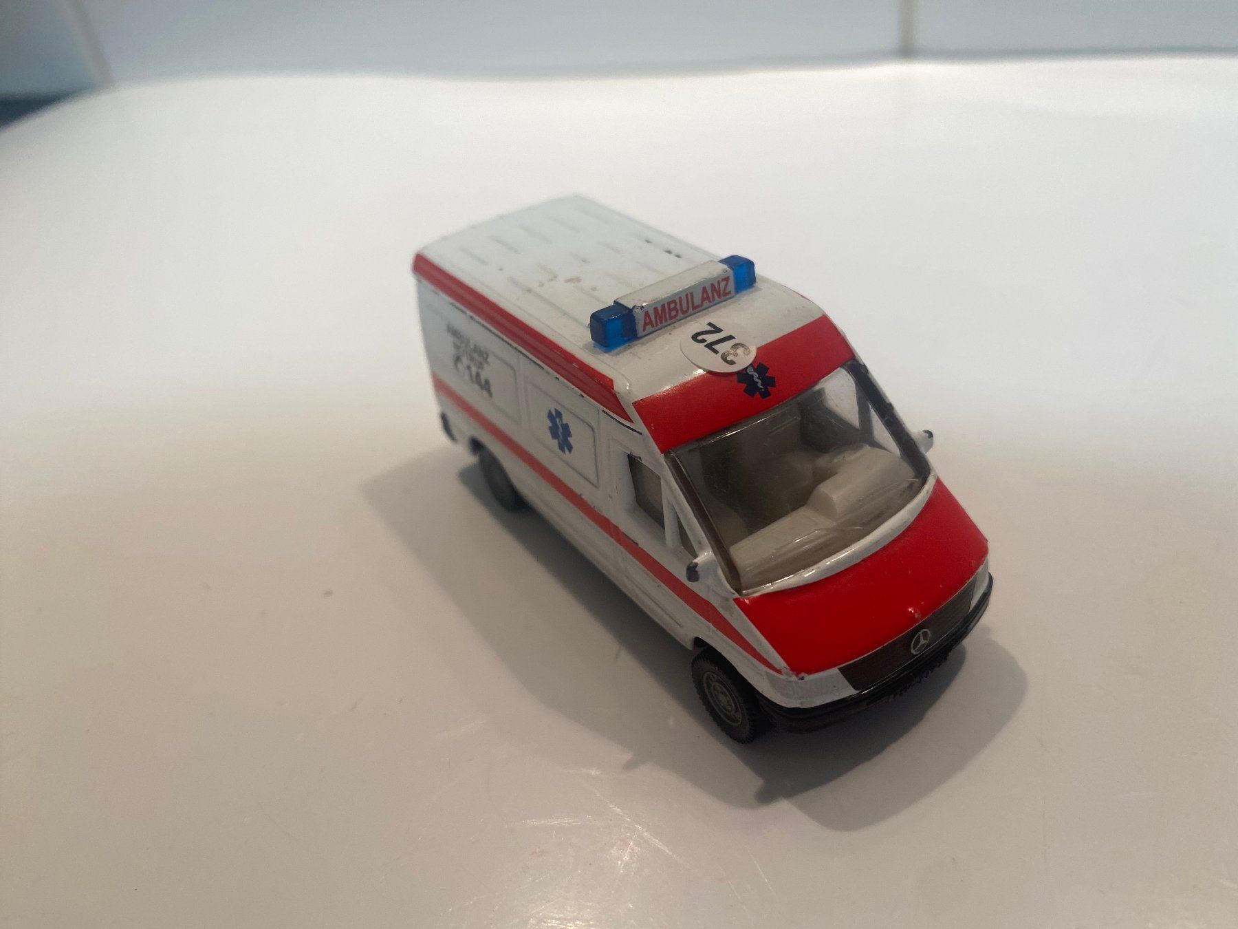 Siku Modellautos: Siku 0804-0805 Ambulanz 372 – Gebraucht aus Kerzers von tisyayasuBE 1