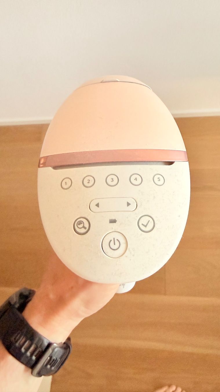Epilatori: Philips Lumea 9000 IPL – Usato da Oberägeri venduto da SimonMc 3