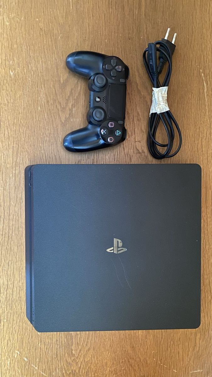 Sony Konsolen: Sony PlayStation 4 Slim – Gebraucht aus Arlesheim von gab_tst5