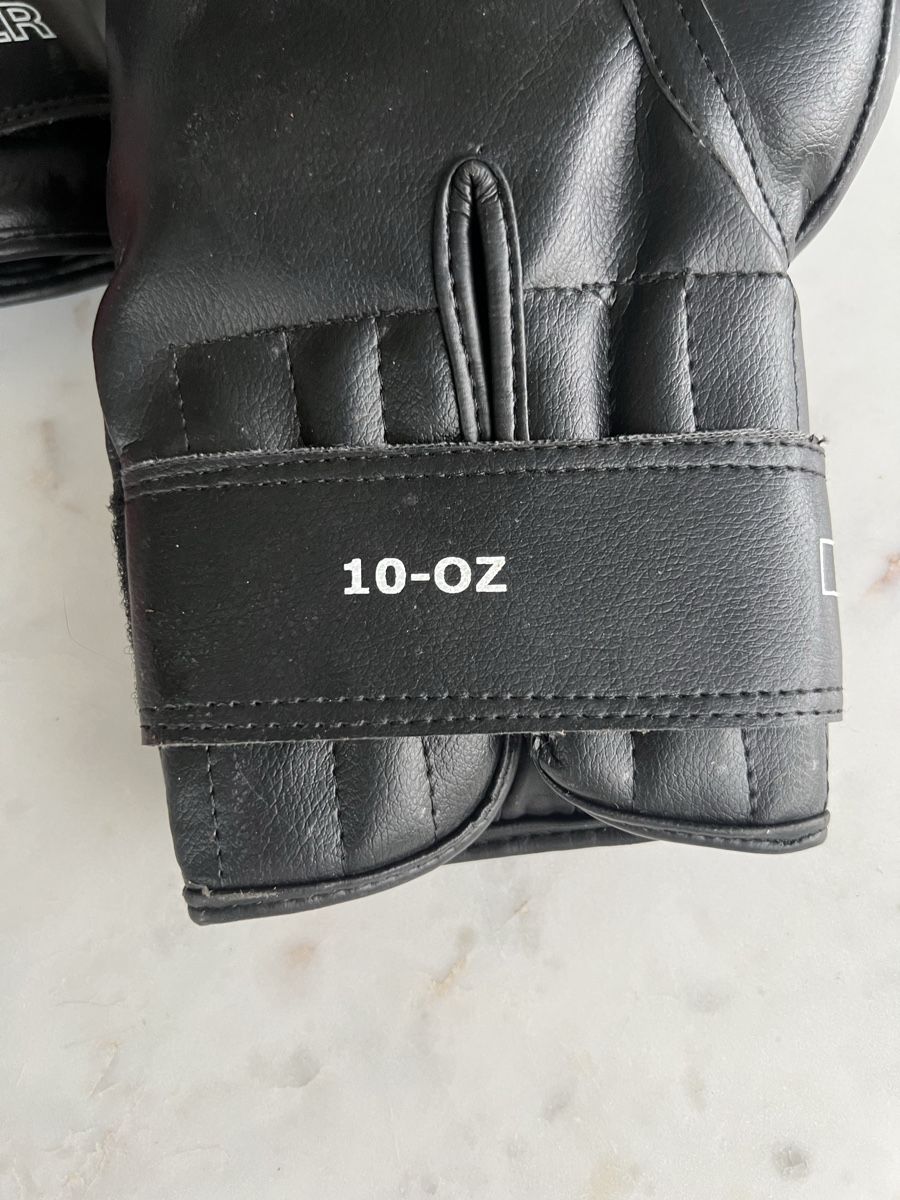 Sacs de frappe: Boxsack, Hammer, 2 Paar Handschuhe – D'occasion à Schöftland par mamajasima5 6