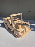 Wunderschönes Jeep-Spielzeugauto aus Naturholz