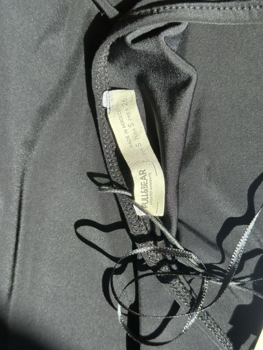 Bershka Vestiti: PULL & BEAR Kleid schwarz Grösse S mit Etikett neu – Nuovo e nell'imballaggio originale da Basel venduto da FatmaCan52 9