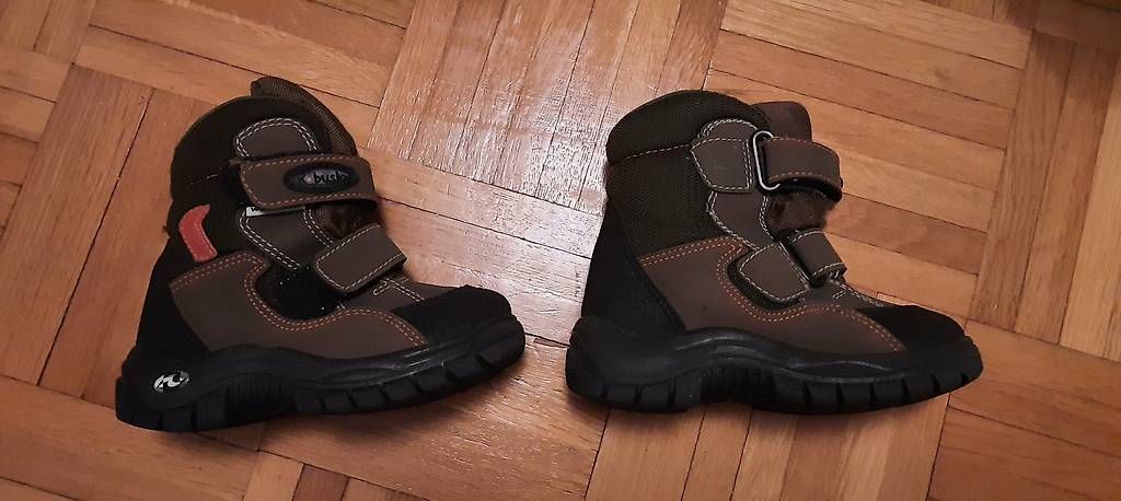 Scarpe per ragazzi: Scarpe invernali n. 25 – Usato da Tesserete venduto da bab_7ztk