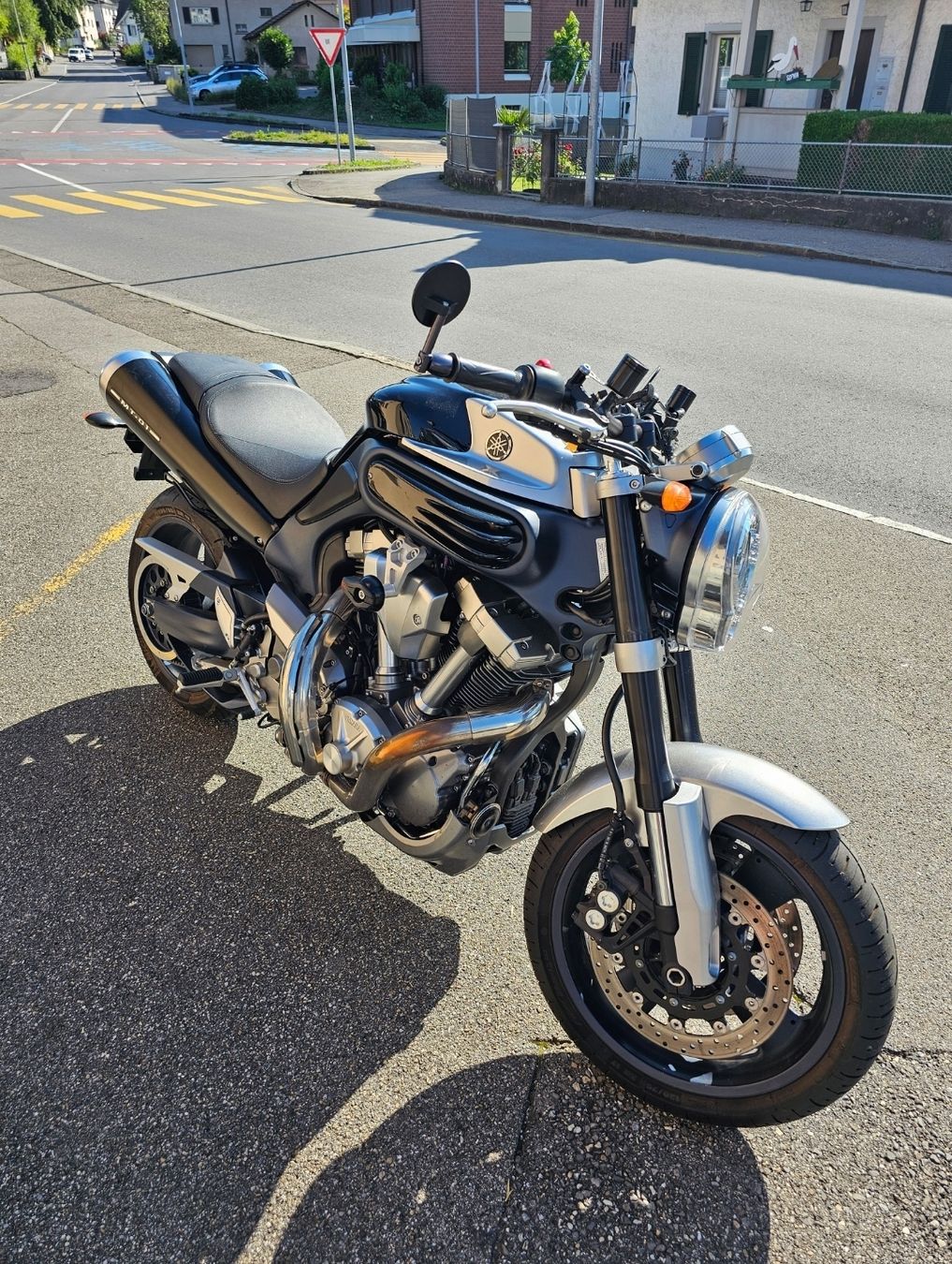 Yamaha Strasse: Yamaha MT-01 mit nur knapp 12'000km! – Gebraucht aus Hochdorf von superm01 1