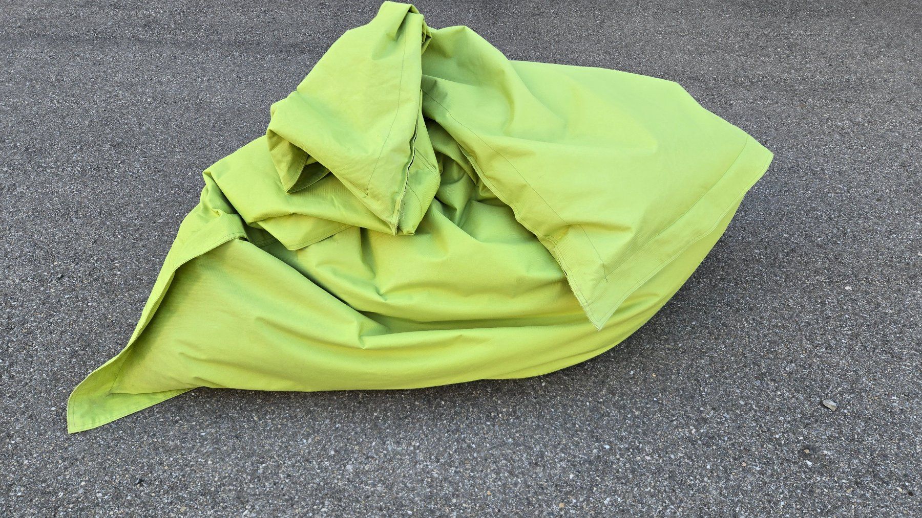Cuscini: Sitzsack stabilo grün – Usato da Winterthur venduto da meinweinkeller
