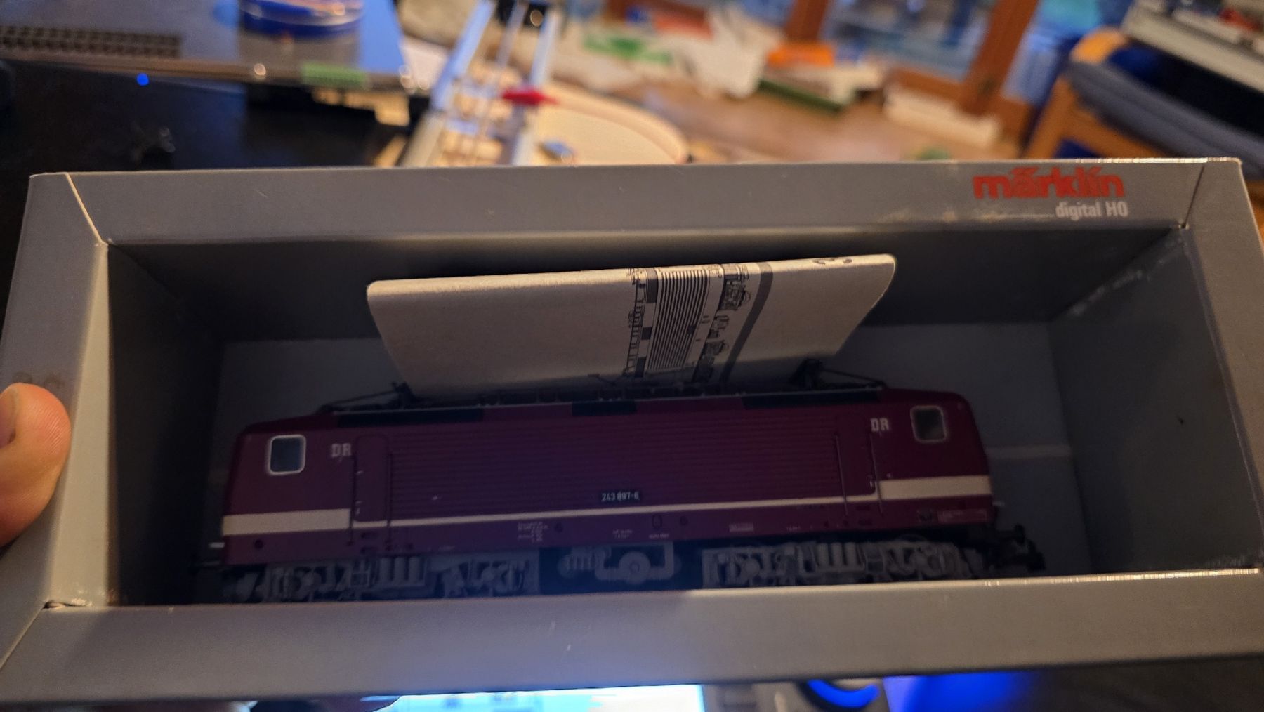 Märklin Modellini di ferrovie: märklin 3743 DB Br 243 – Usato da Meikirch venduto da Drystan 3