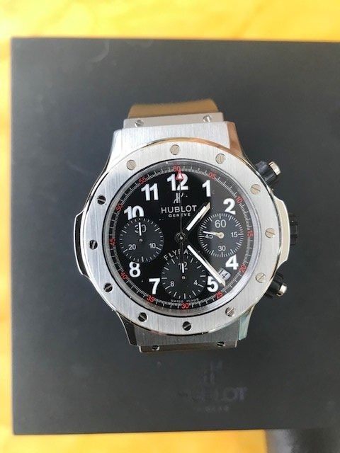 Hublot flyback outlet