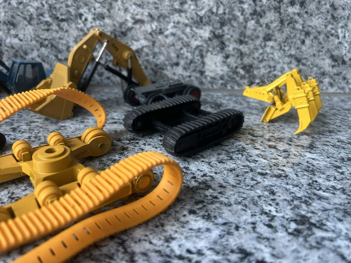 Excavateurs: Konvult Bastelreste, 1:50 – Défectueux à Horw par Tigercat635 3