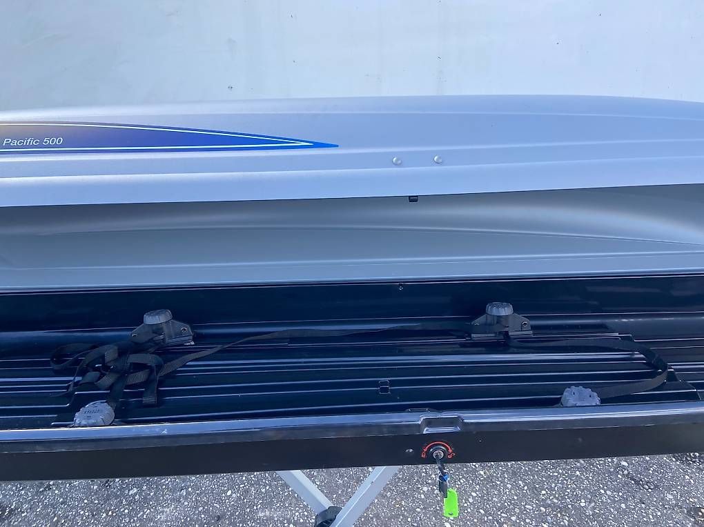 Coffres de toit: Dachbox Thule Pacific mit oder ohne Dachträger – D'occasion à Leuzigen par Doppelrad 1