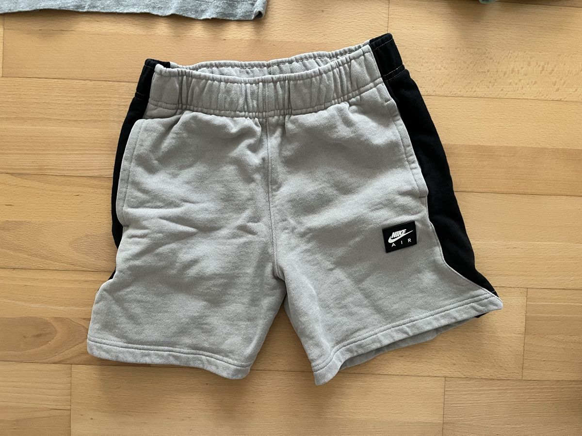 Nike Kleiderpakete & -sets: Nike Kleider-Set – Gebraucht aus Bülach von coco4321 1