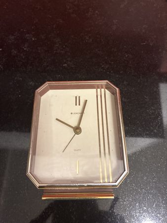 Junghans Quartz Tischuhr Vintage Design